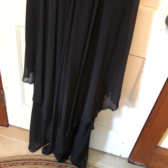 Eliza J black sequined gown. - Picture 4 of 11